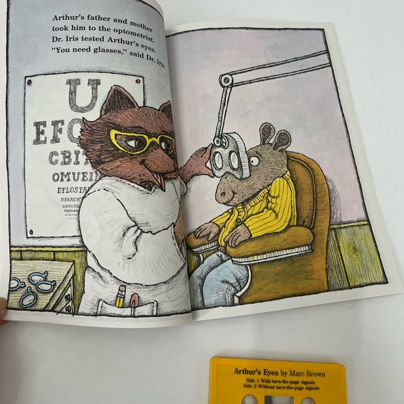 Lot of 5 Read Along Books with Cassettes Arthur, Clifford, Froggy and more! EUC - Picture 4 of 16